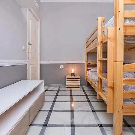 Bhost - Trinidad Cordoba